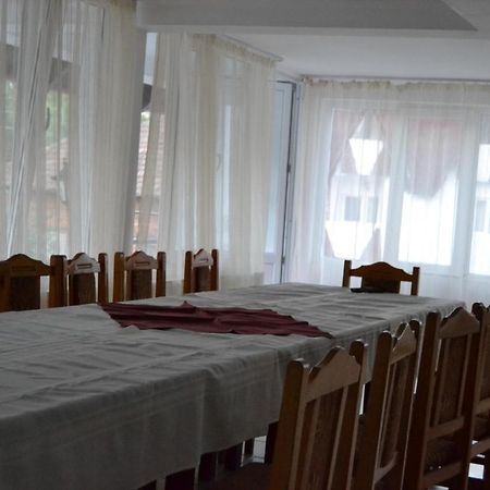 Pensiunea Iuliana Căpăţîneni-Ungureni Kültér fotó
